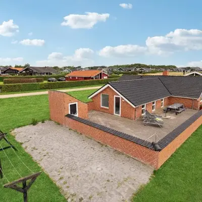 Nice Home In Vinderup With Sauna