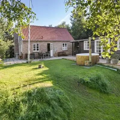 3 Bedroom Amazing Home In Fur