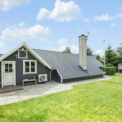 2 Bedroom Beautiful Home In Farsø