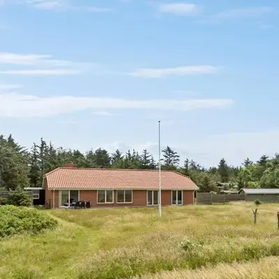 4 Bedroom Beach Front Home In Thyholm