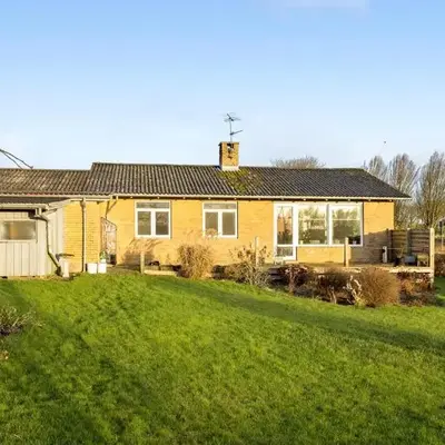 2 Bedroom Nice Home In Roslev