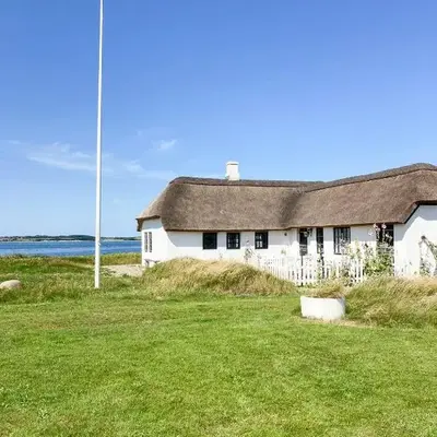 Historic House With Fjord View On Venø