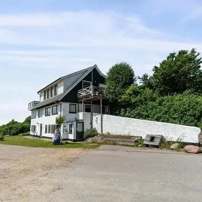 2 Bedroom Stunning Home In Øster Assels