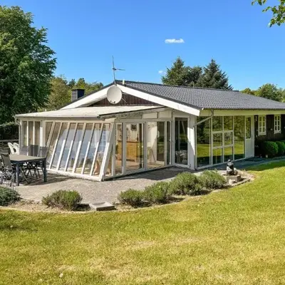 2 Bedroom Cozy Home In Farsø