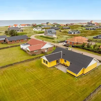 Lovely Holiday Home With Fenced Plot