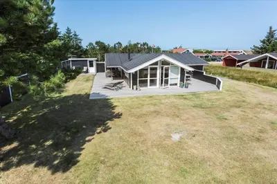 an aerial view of a house with a yard at 433-Thisted-Tunvej-20 in Thisted