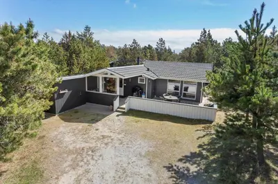 an aerial view of a house with a yard at 589-Thisted-Klitrosevej-3 in Thisted
