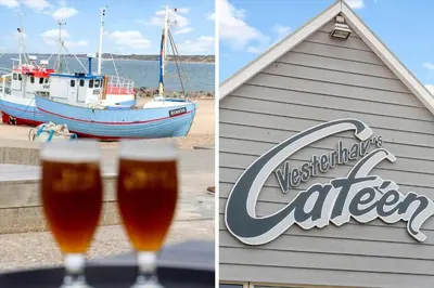 two glasses of beer in front of a boat at 785-Thisted-Havstokken-32-A in Thisted