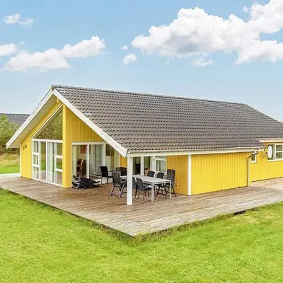 10 person holiday home in Brovst-By Traum