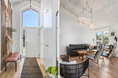 two images of a living room and a dining room at BL1712-Blokhus-Vestvej-6 in Blokhus