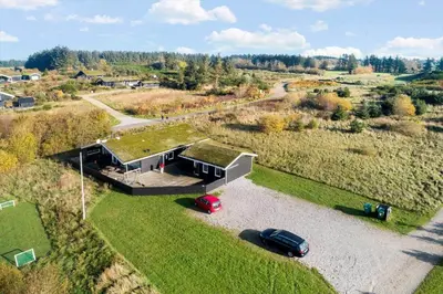 an overhead view of a house with a grass roof at BL106-Saltum-Tolhoj-2 in Saltum