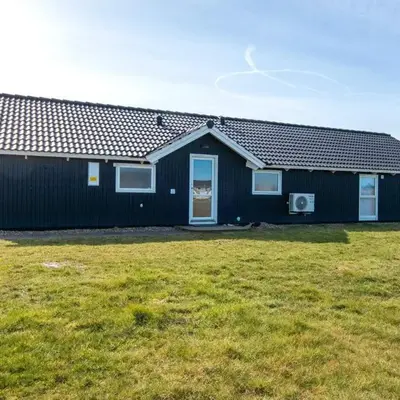 10 person holiday home in Harboøre