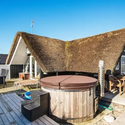 6 person holiday home in Harboøre-By Traum