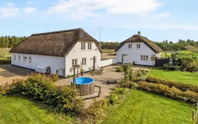 an aerial view of a house with a yard at Lildgaard in Frøstrup