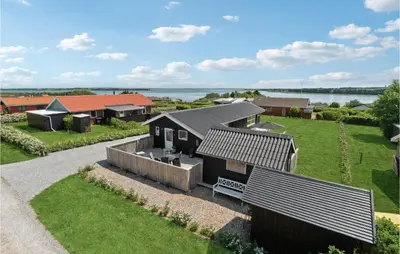 an overhead view of a house with a yard at 3 Bedroom Nice Home In Hurup Thy in Doverodde